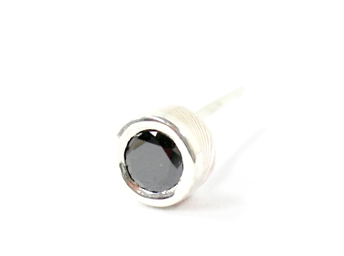 Shiny Stud w/ Black Diamond Shiny Stud w/ Black Diamond