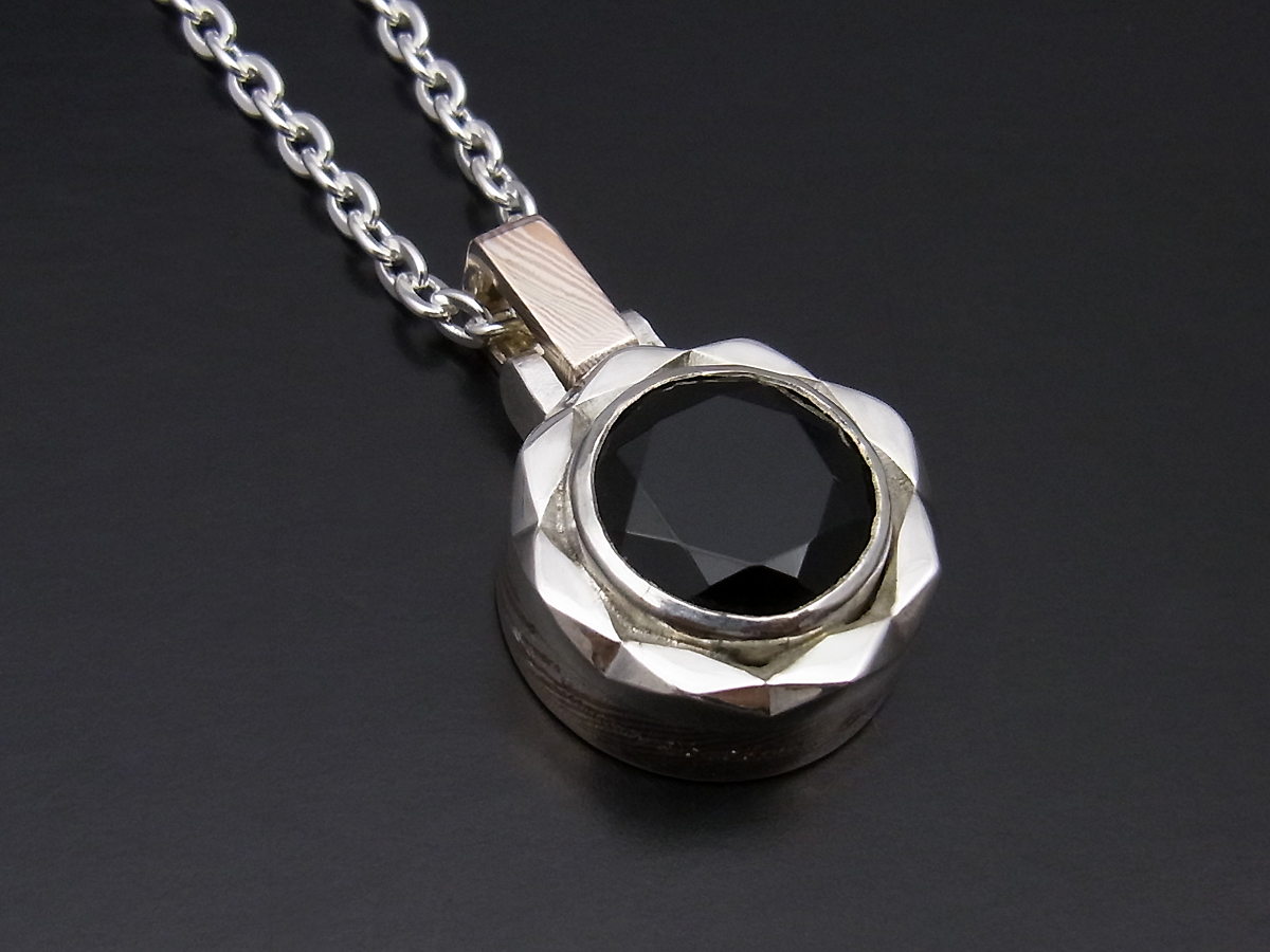 Cutting Onyx Necklace Cutting Onyx Necklace